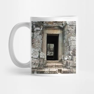 A face in the doorway Mug